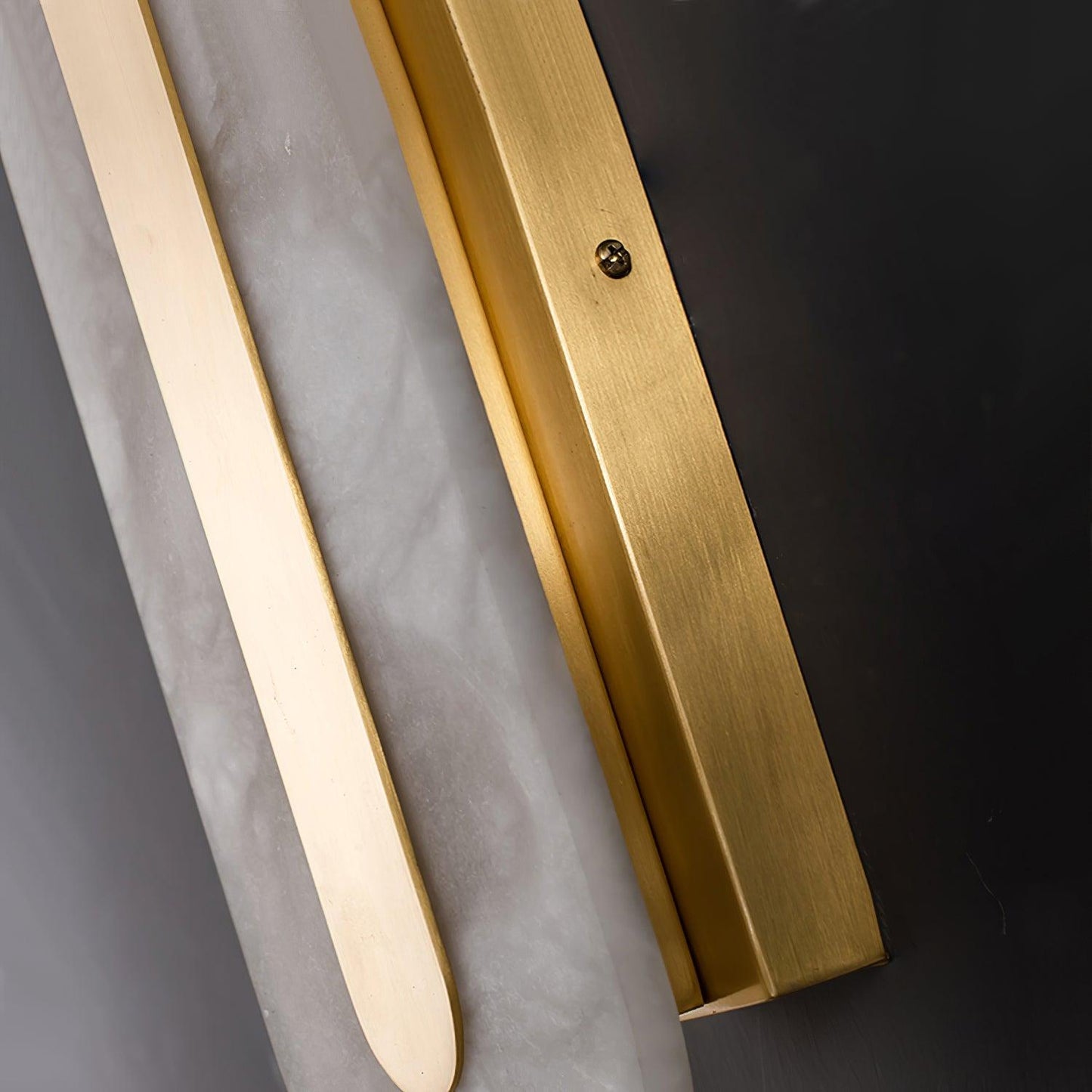 Alenya – Wandlampe aus Kupfer und Marmor