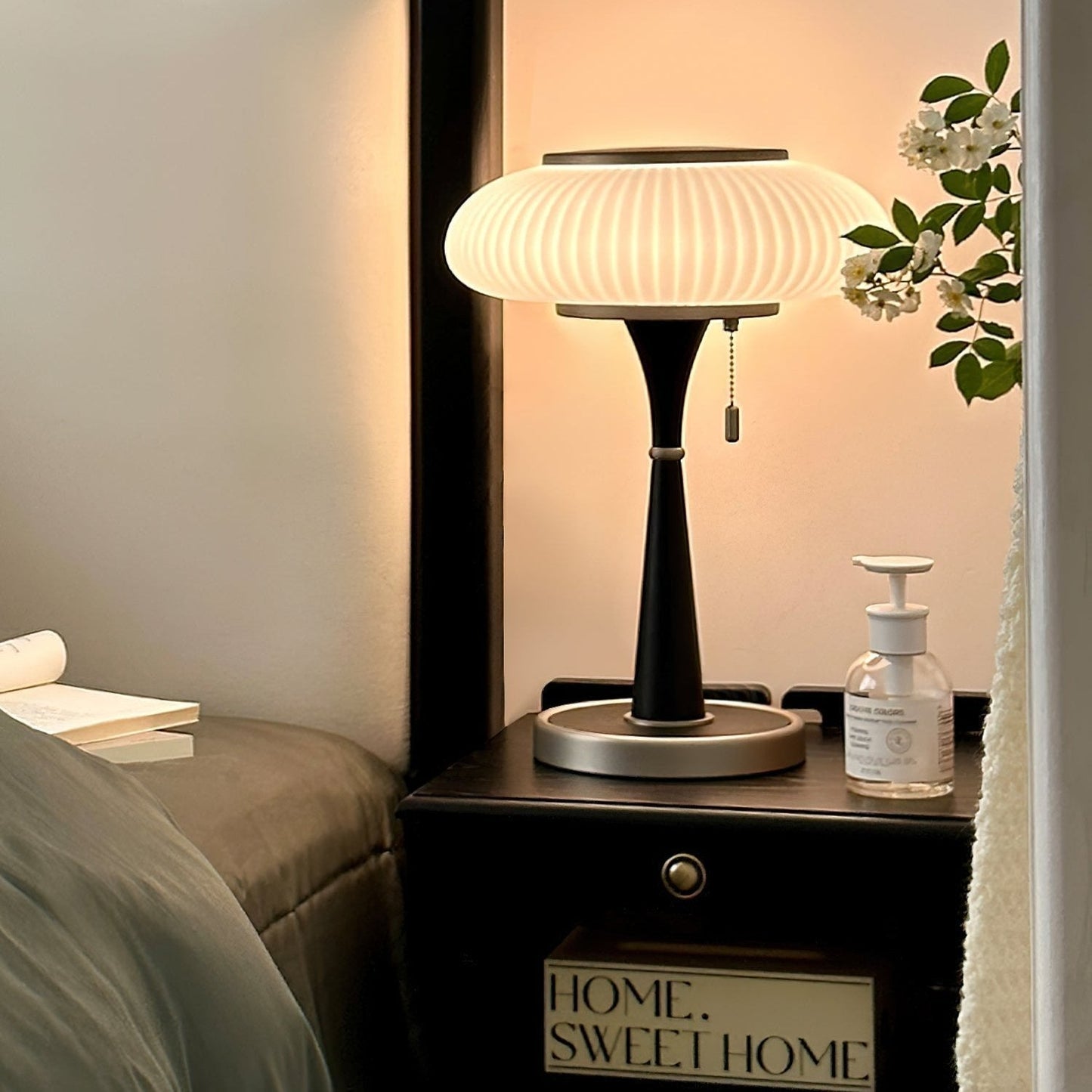 Noelia – Retro Tischlampe aus Holz