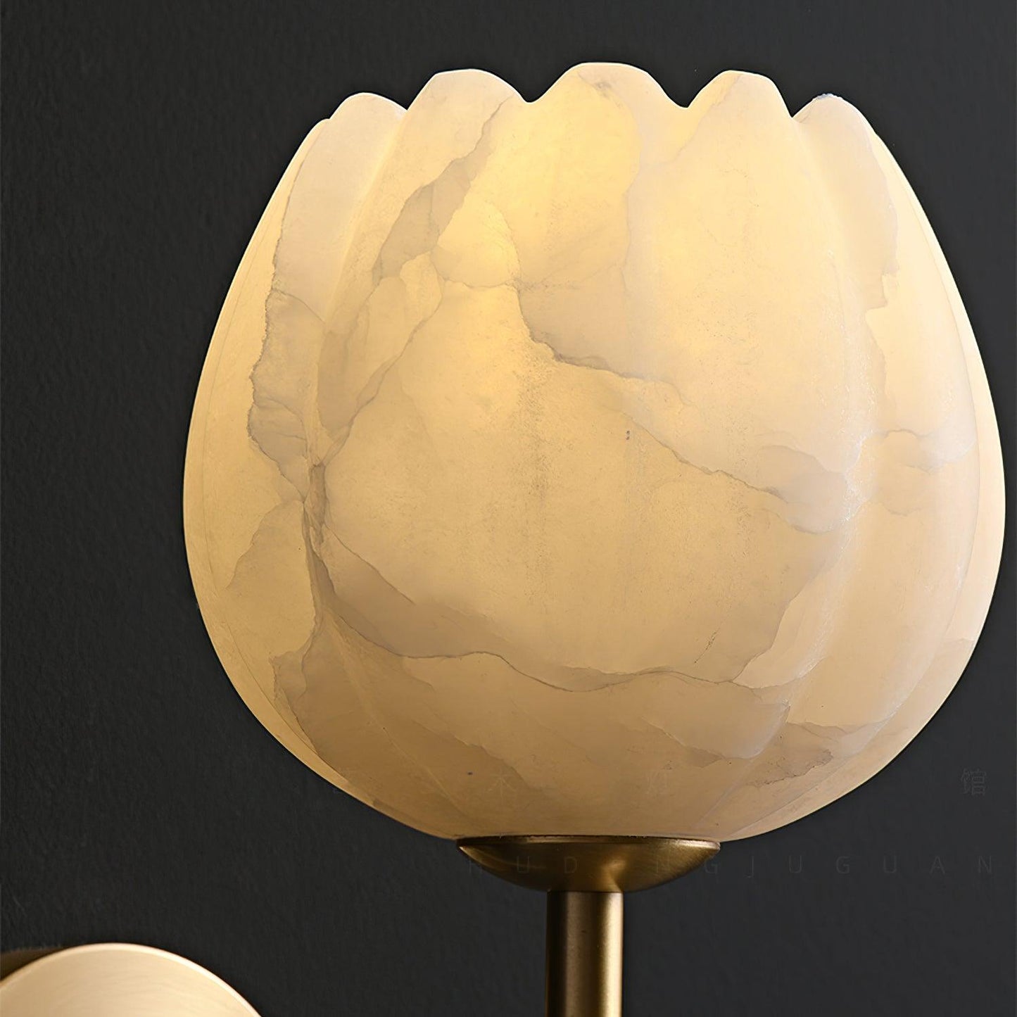 Mei – Kupfer-Marmor Wandlampe