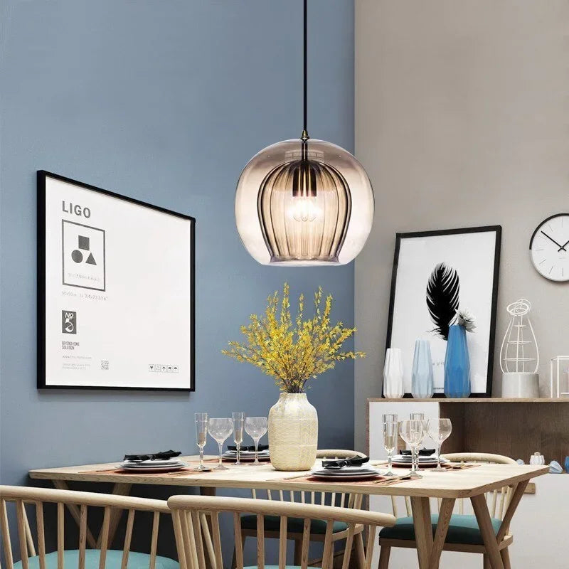 Moderne Pendelleuchte aus Glas