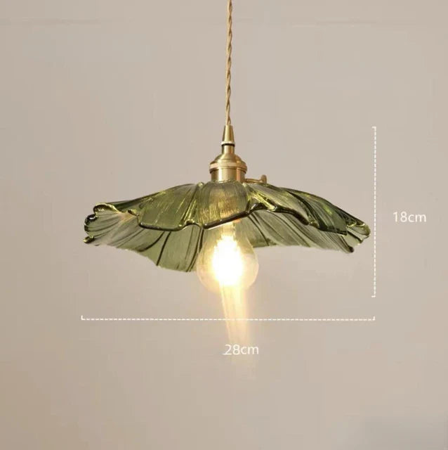 Kronleuchter aus Kunstglas im floralen Stil