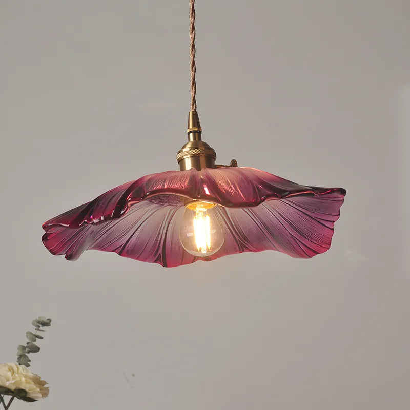 Kronleuchter aus Kunstglas im floralen Stil