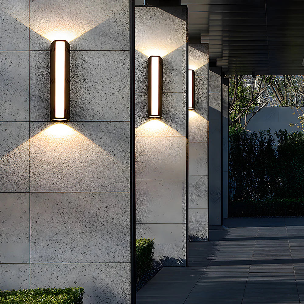 Nira – Eine simple und stilvolle Außenwandlampe