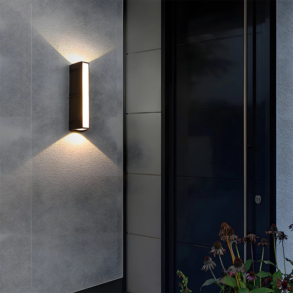 Nira – Eine simple und stilvolle Außenwandlampe