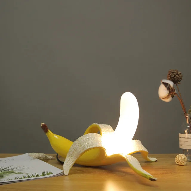 kreative geschälte Bananen-Tischlampe