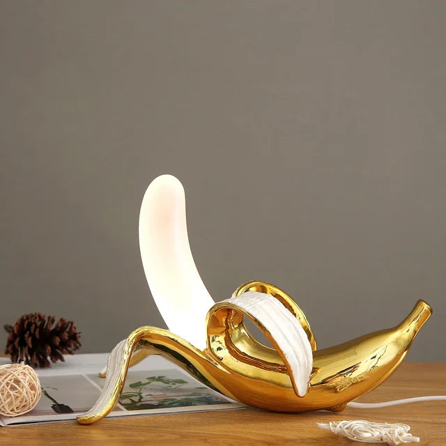 kreative geschälte Bananen-Tischlampe