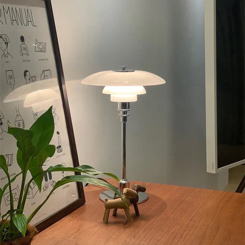 Dänische Retro Mid-Antike Tischlampe