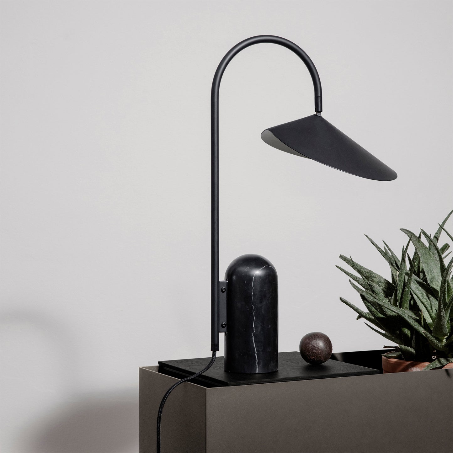 Mono – Tischlampe im europäischen Stil