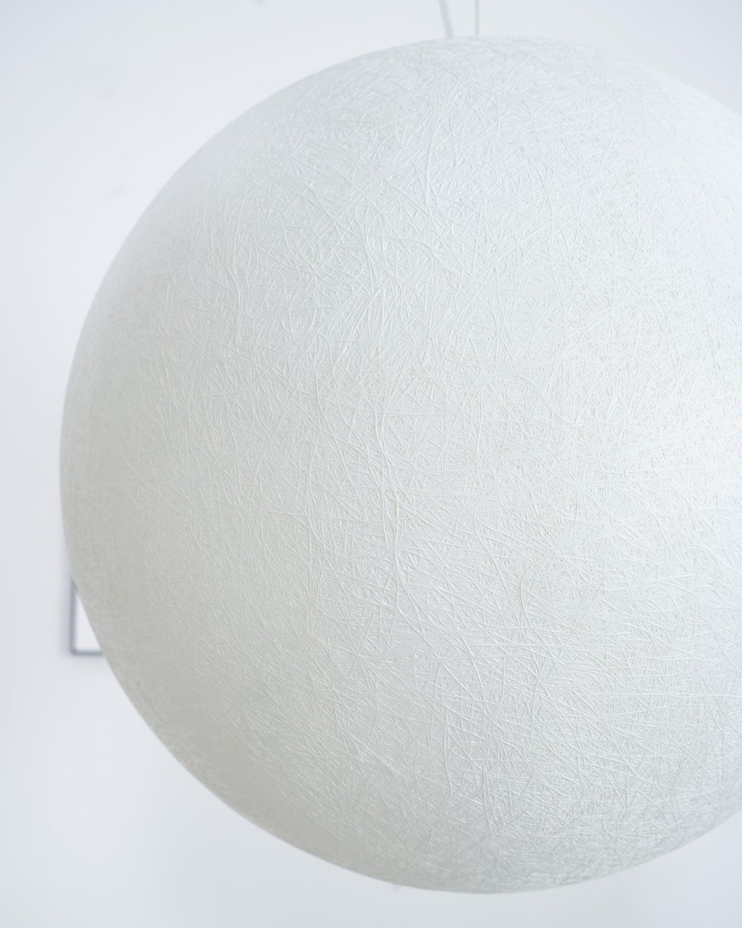 MondMagie – Hängeleuchte im schimmernden Vollmond-Design