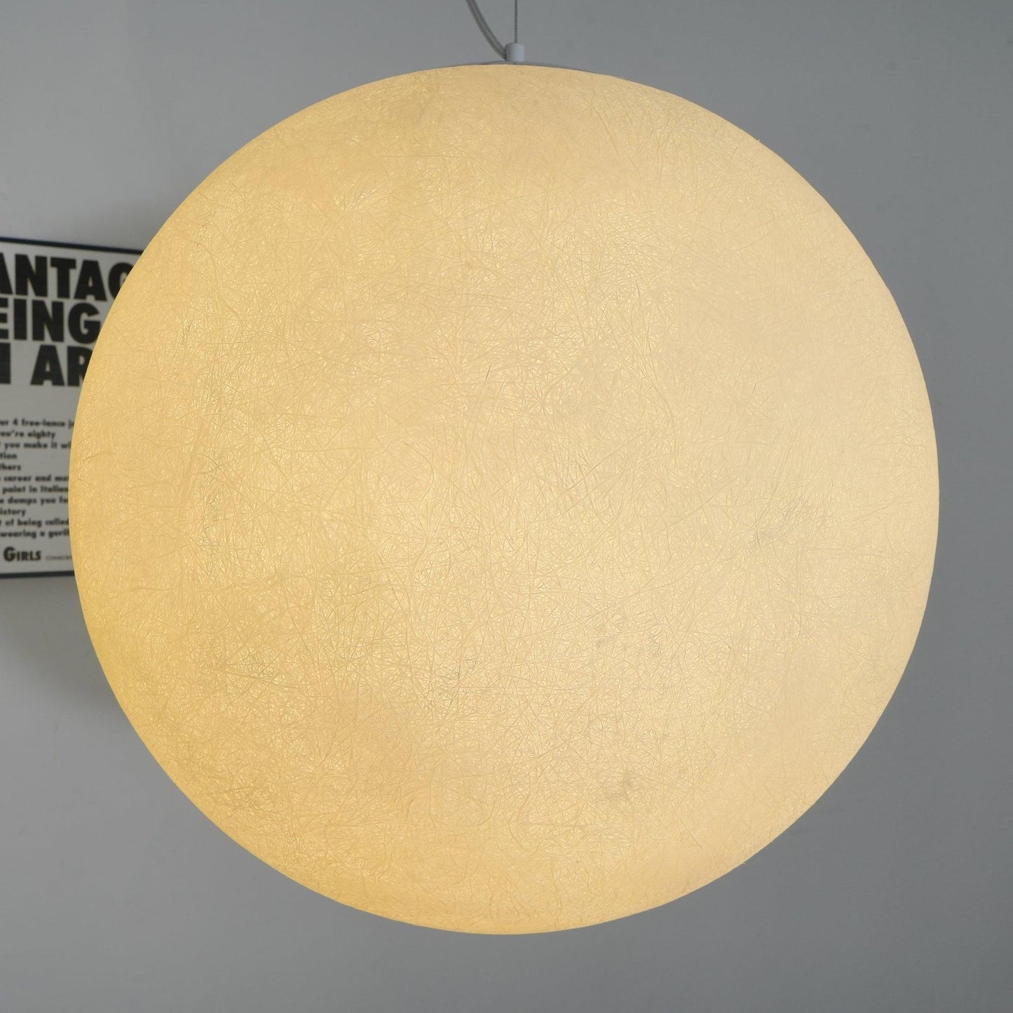 MondMagie – Hängeleuchte im schimmernden Vollmond-Design