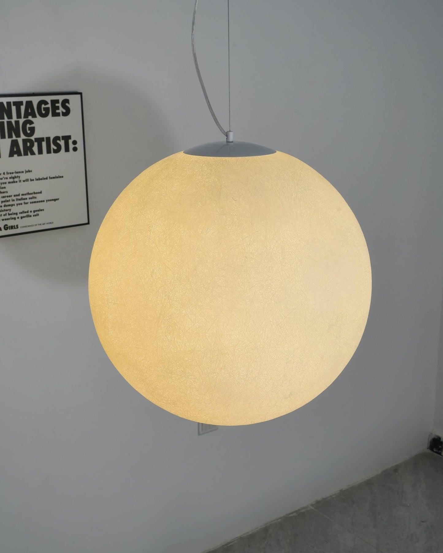 MondMagie – Hängeleuchte im schimmernden Vollmond-Design