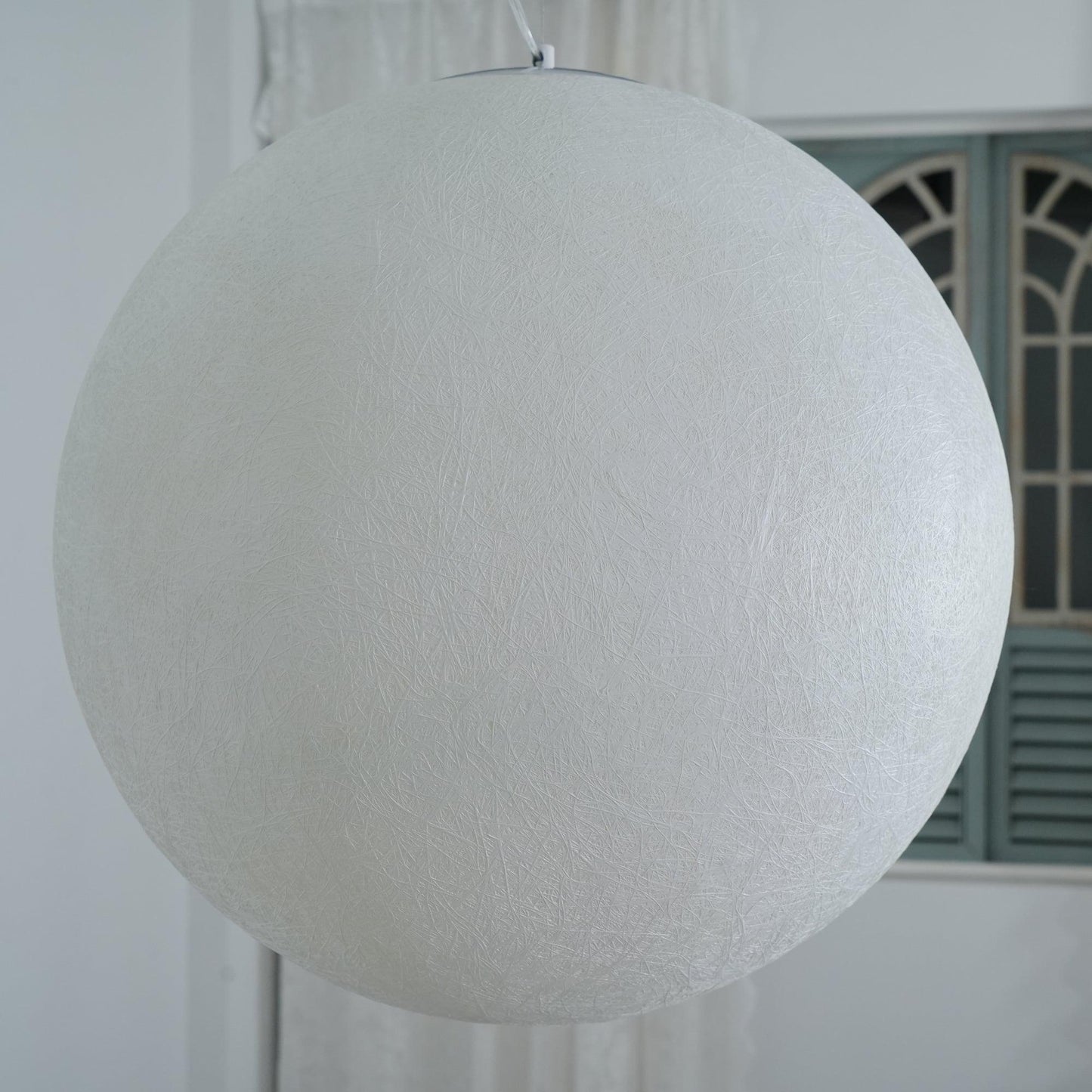 MondMagie – Hängeleuchte im schimmernden Vollmond-Design