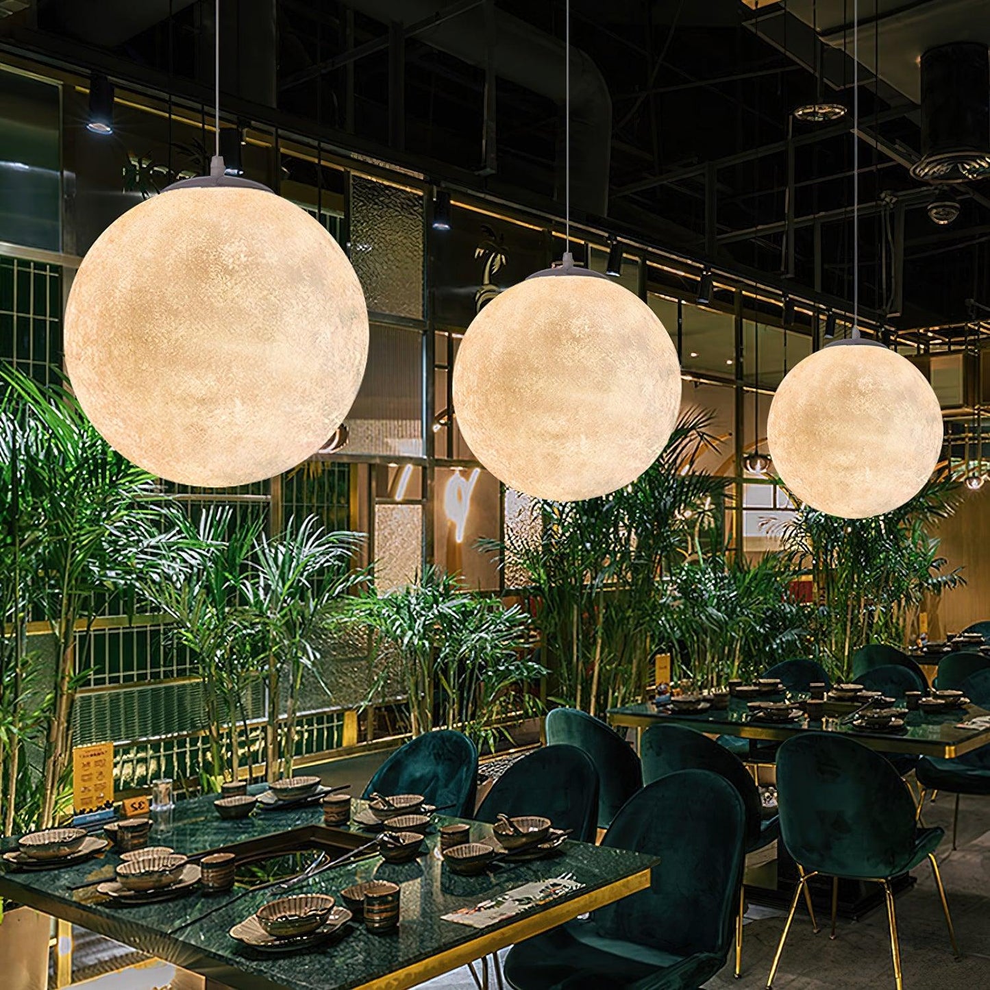 MondMagie – Hängeleuchte im schimmernden Vollmond-Design