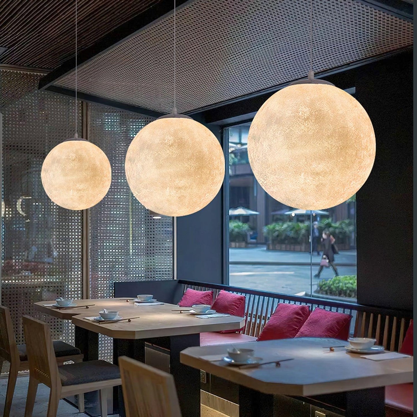 MondMagie – Hängeleuchte im schimmernden Vollmond-Design
