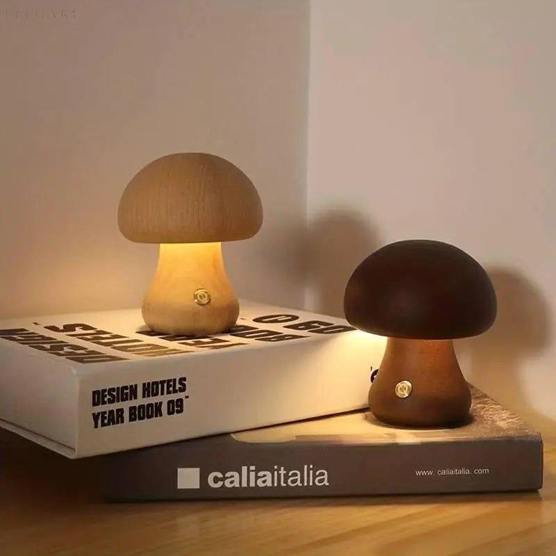 Skurrile Pilzlampe aus Holz