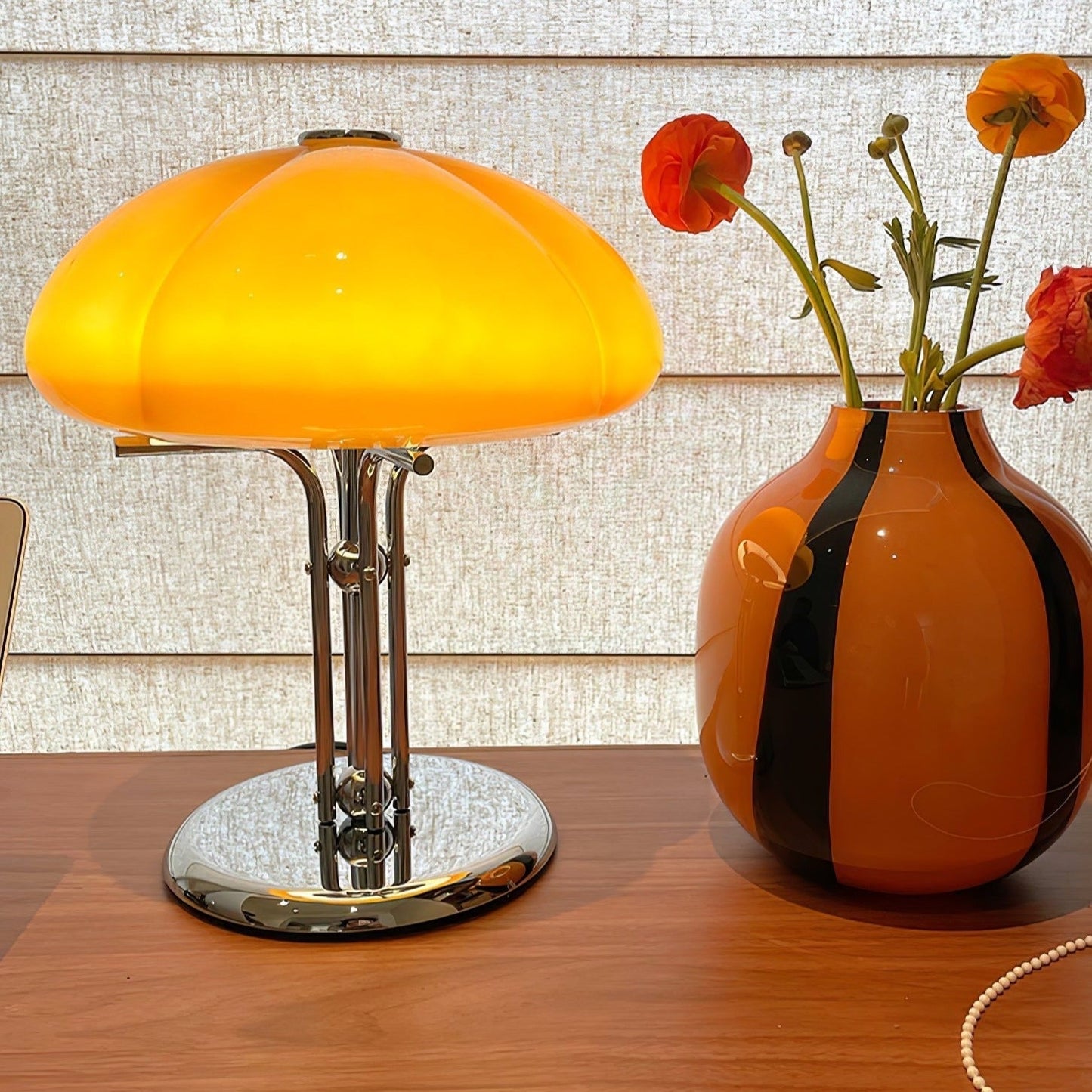 MushHaus – Pilzförmige Bauhaus-Tischlampe im stilvollen Design