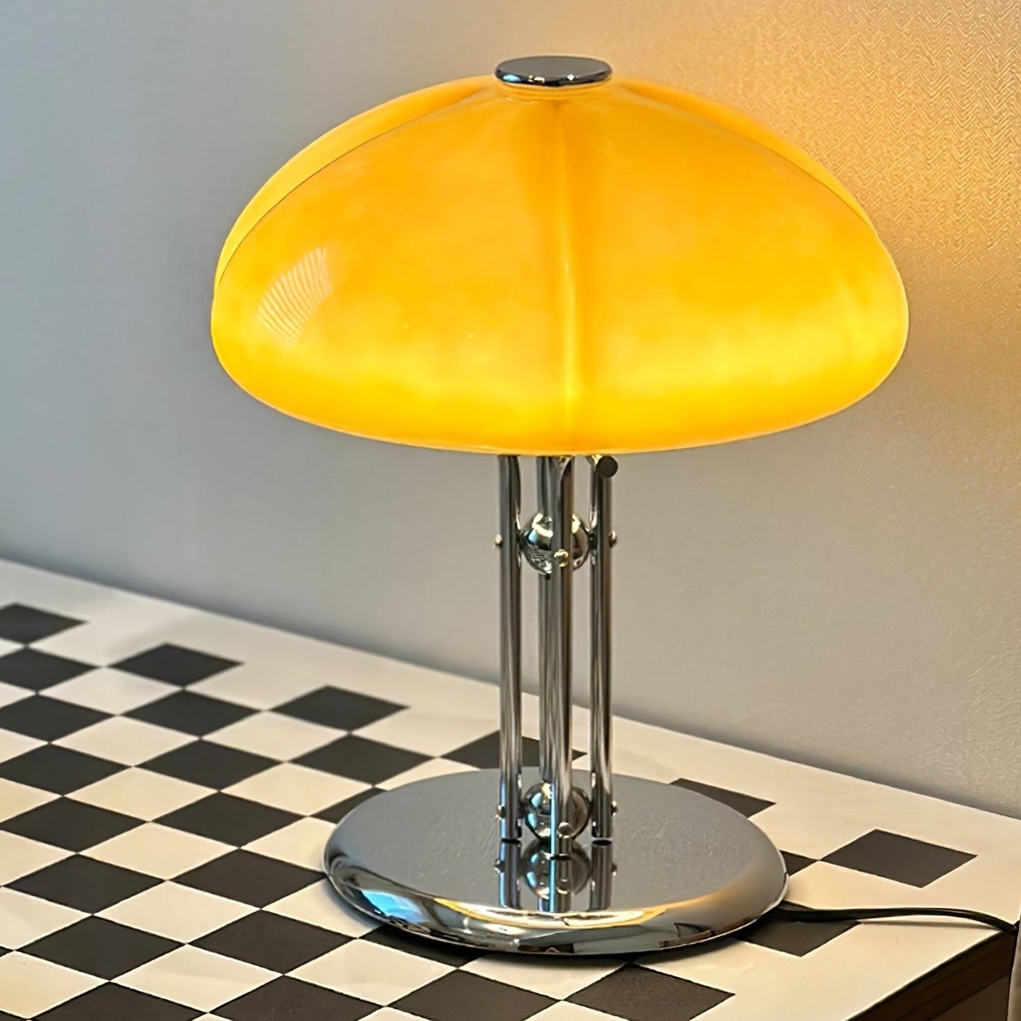 MushHaus – Pilzförmige Bauhaus-Tischlampe im stilvollen Design