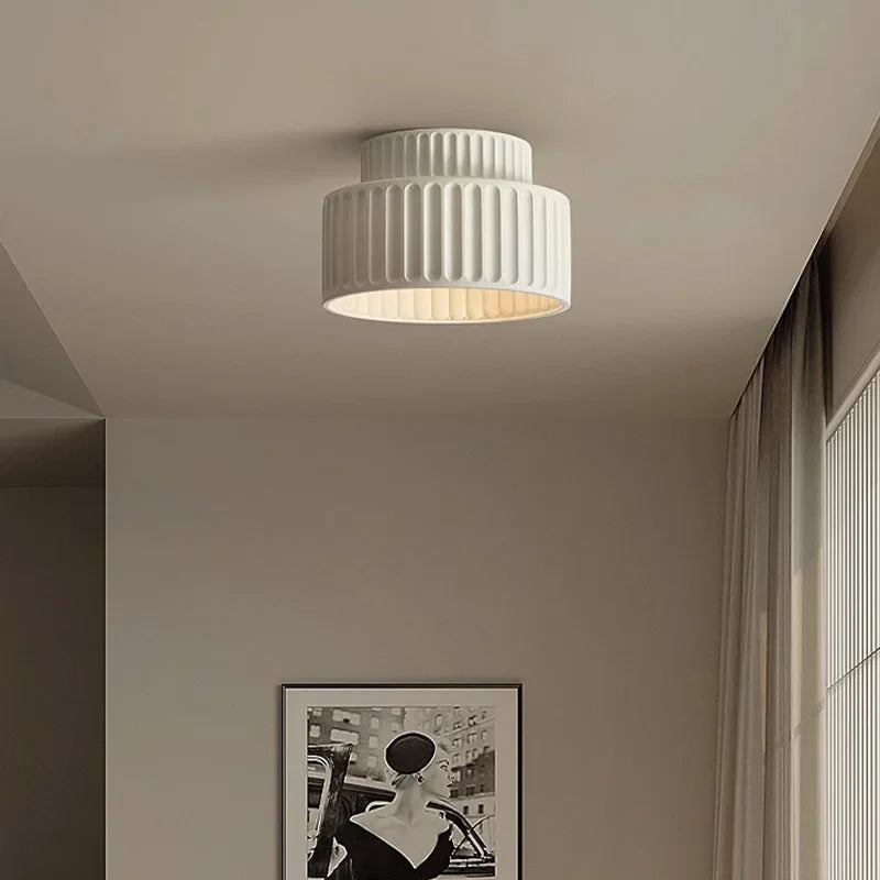 Deckenleuchte im nordischen Creme-Stil