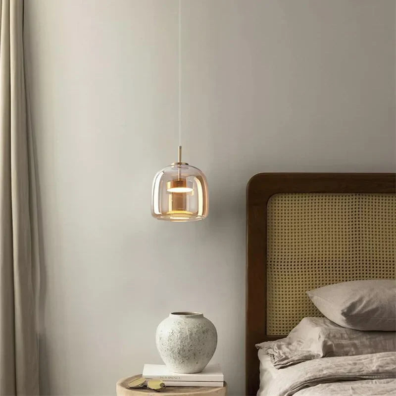 Minimalistische Hängelampe aus Glas