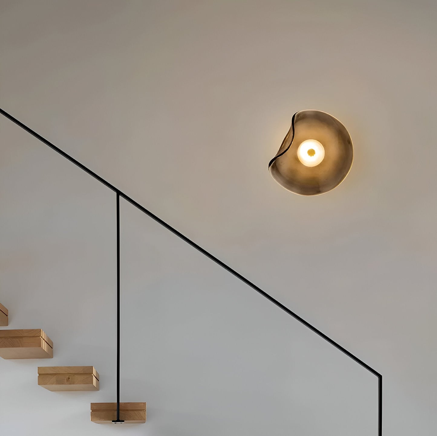 Yuki – Elegante kleine Wandlampe