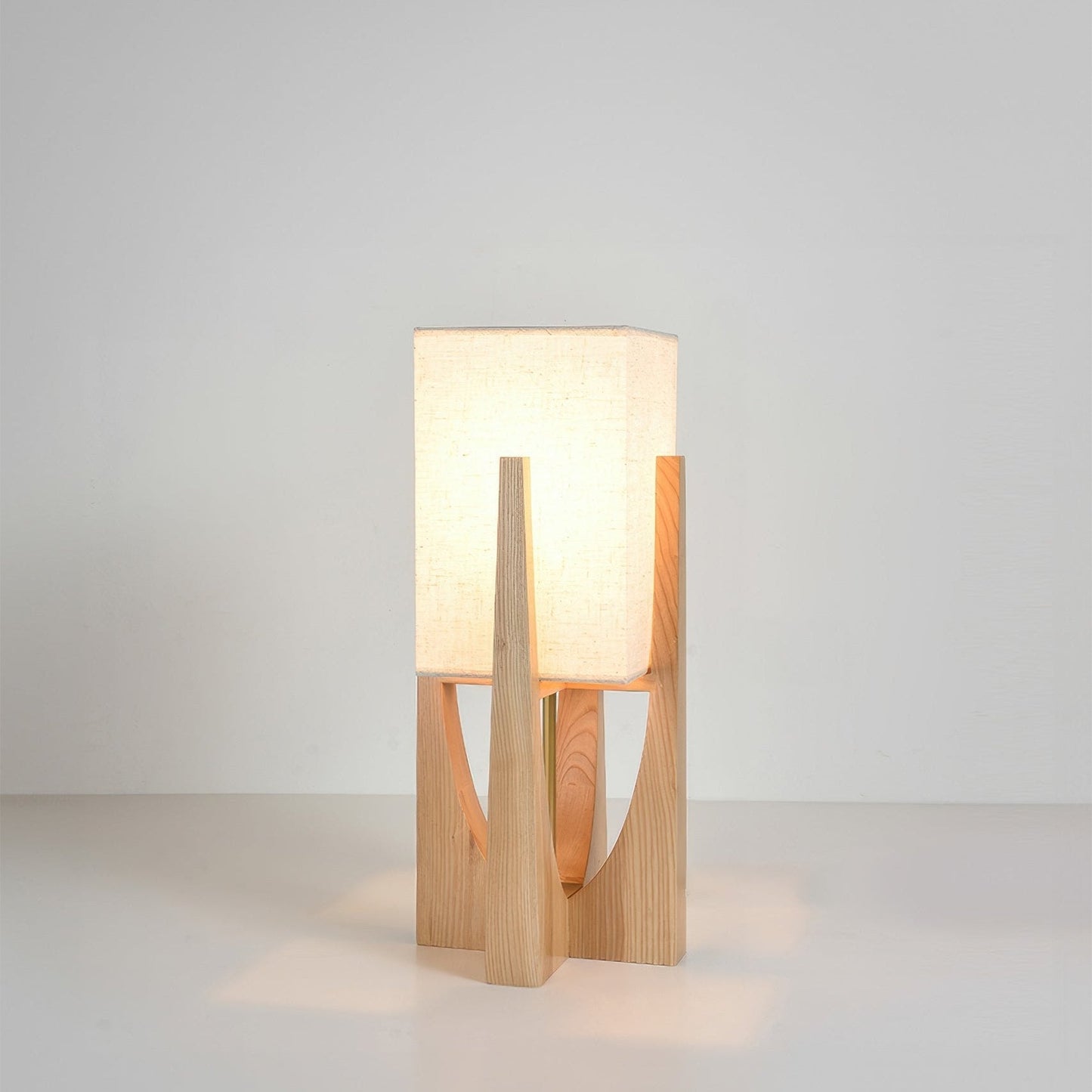 ZenWood – Japanisch inspirierte Walnuss-Stehlampe aus Massivholz