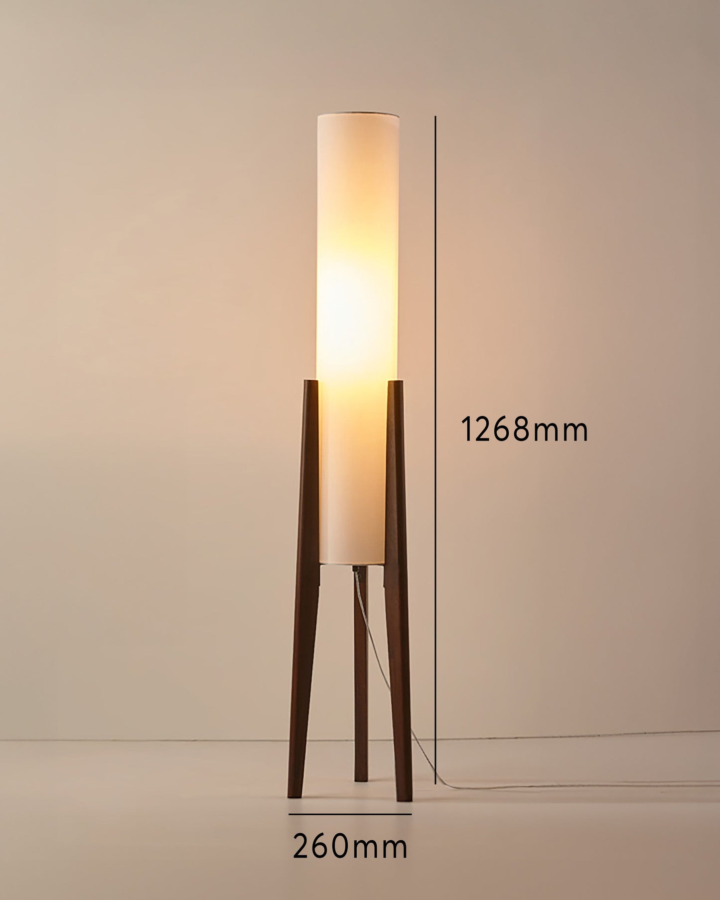 NussSchein – Edle Walnuss-Stehlampe aus massivem Holz