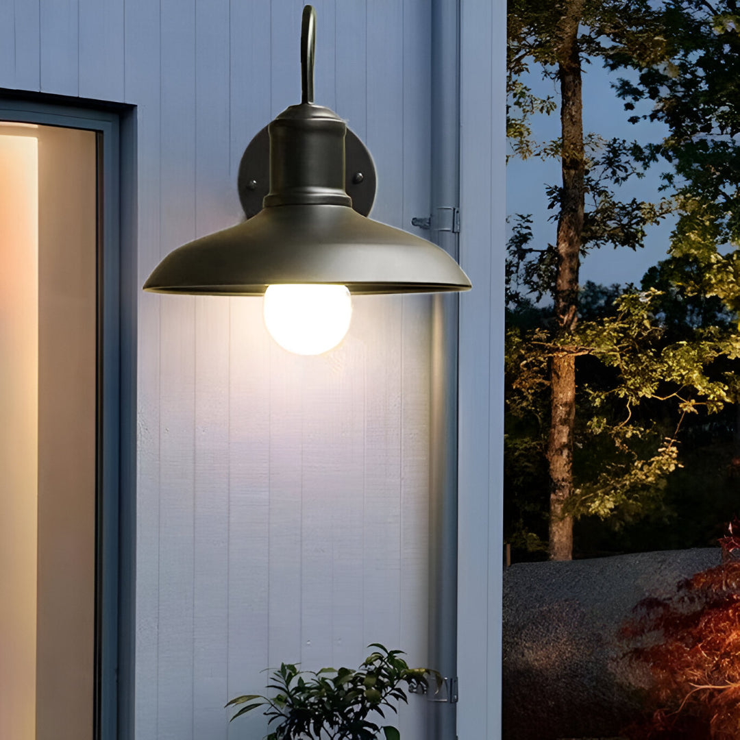Lean – Retro Eisen Wandlampe