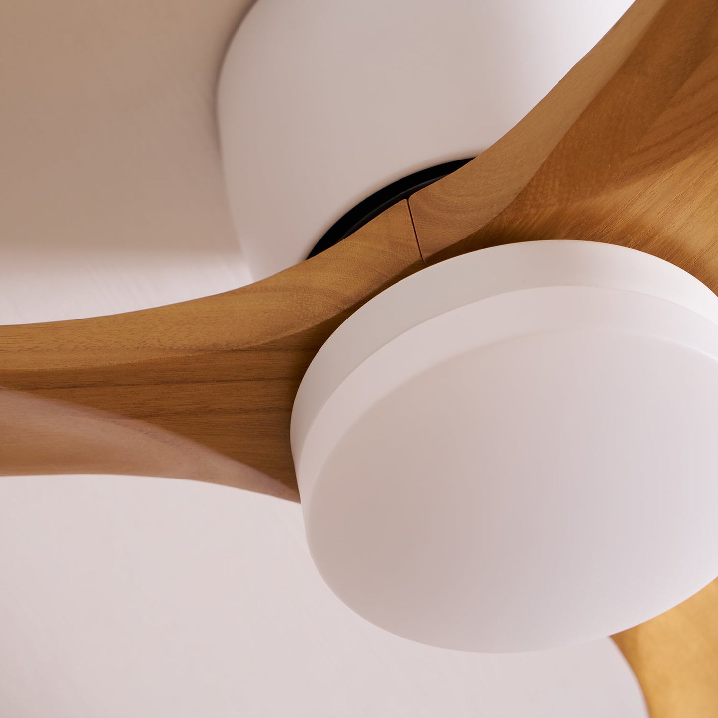 Silja – Nordische Deckenventilator-Lampe