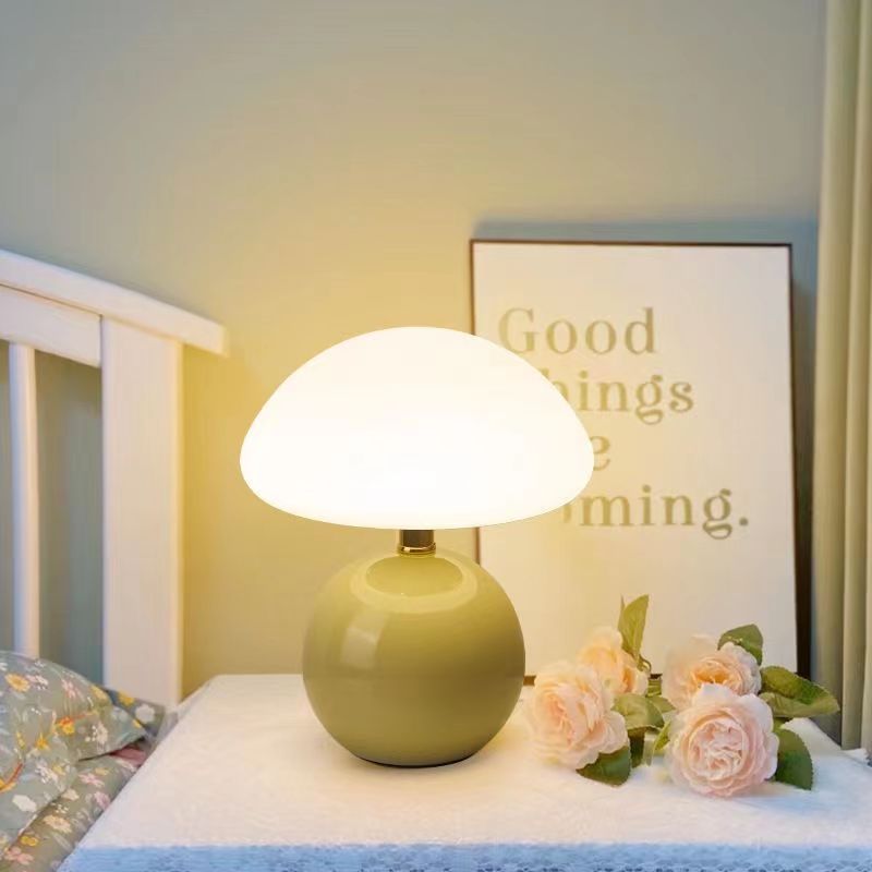 Signe – Französische Creme Pilz Lampe