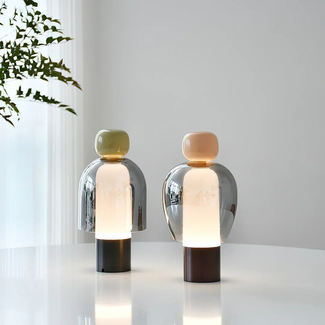 Vetra – Moderne, schlicht gestaltete Glastischlampe