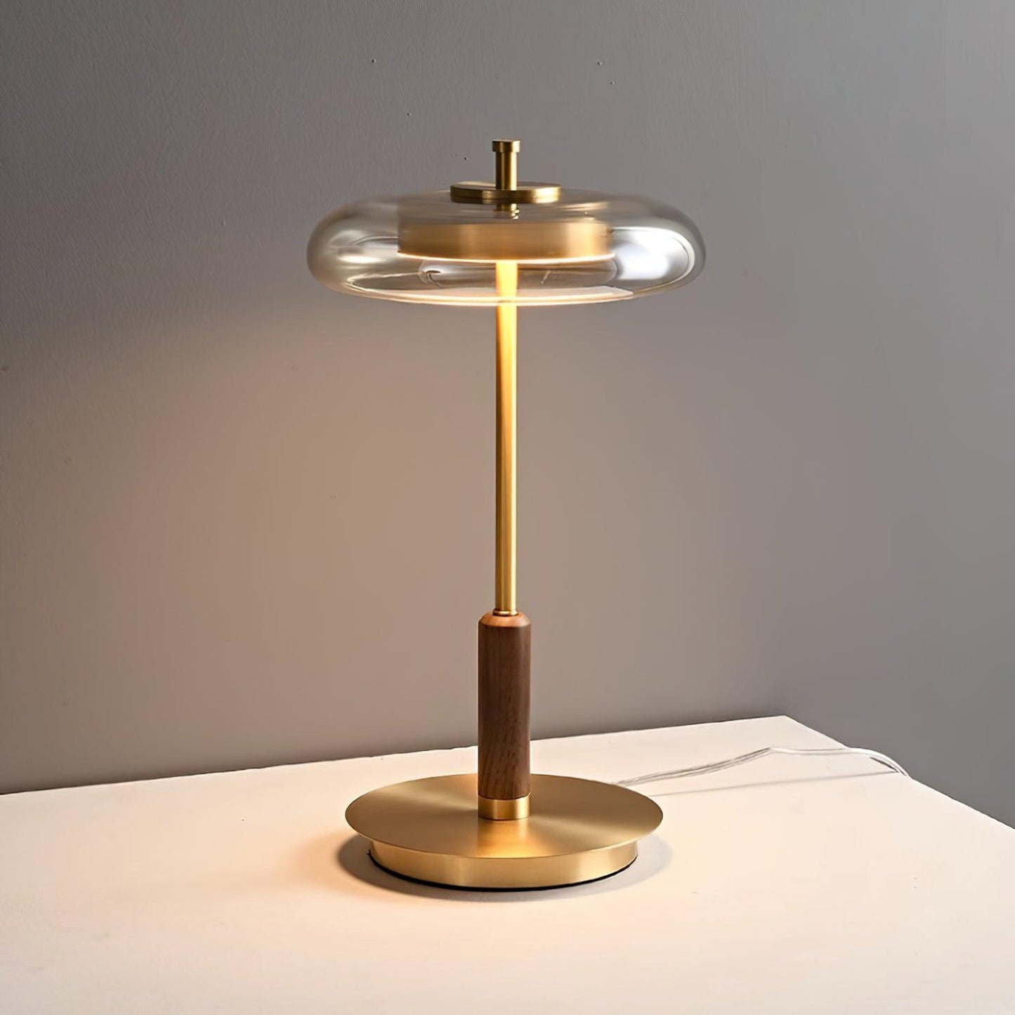 Redondo – Stilvolle LED-Tischlampe aus Metall und Glas
