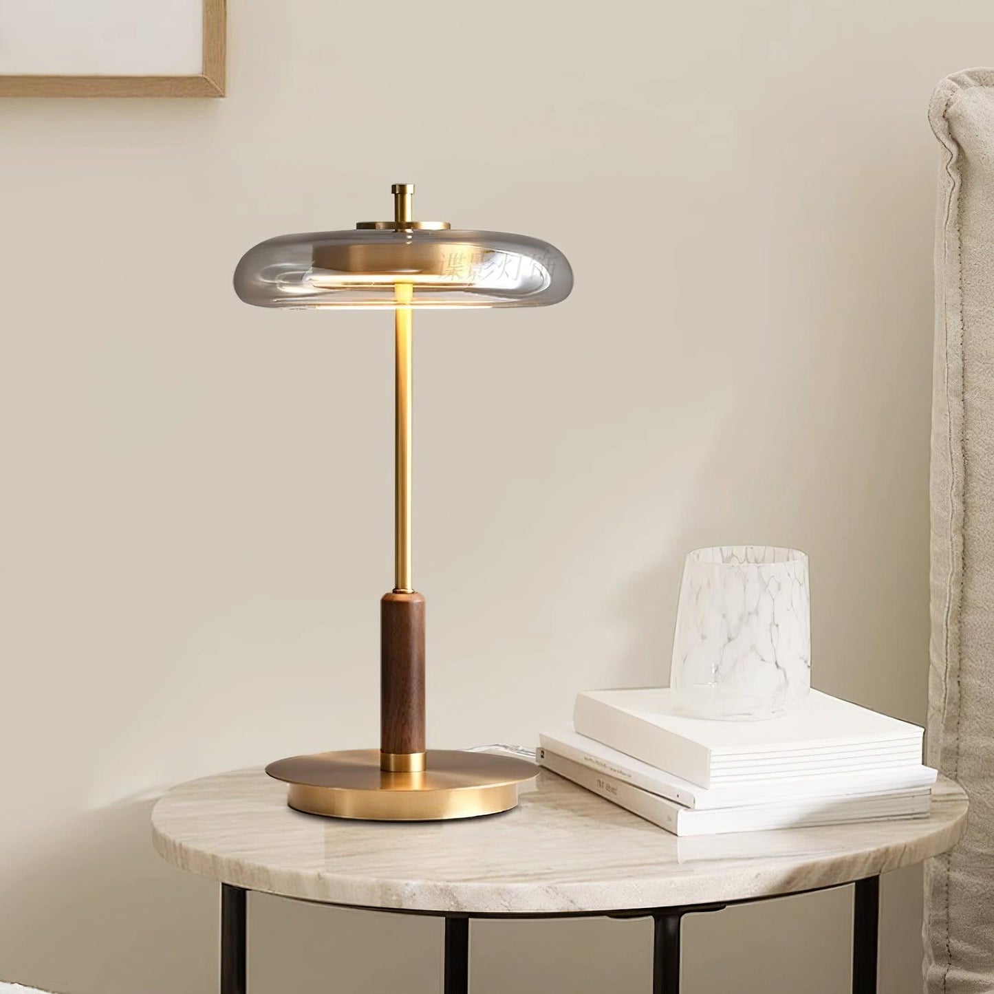 Redondo – Stilvolle LED-Tischlampe aus Metall und Glas