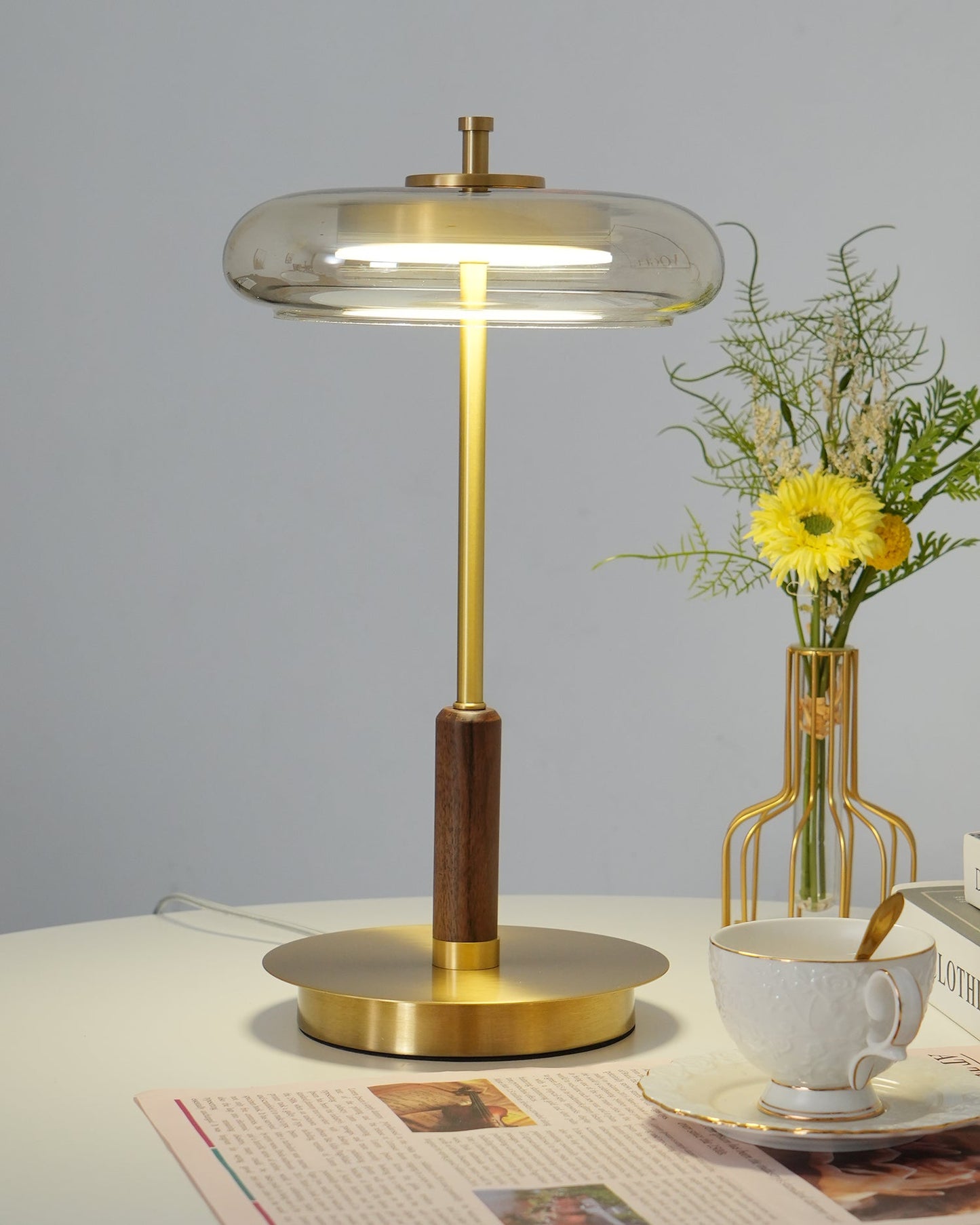 Redondo – Stilvolle LED-Tischlampe aus Metall und Glas