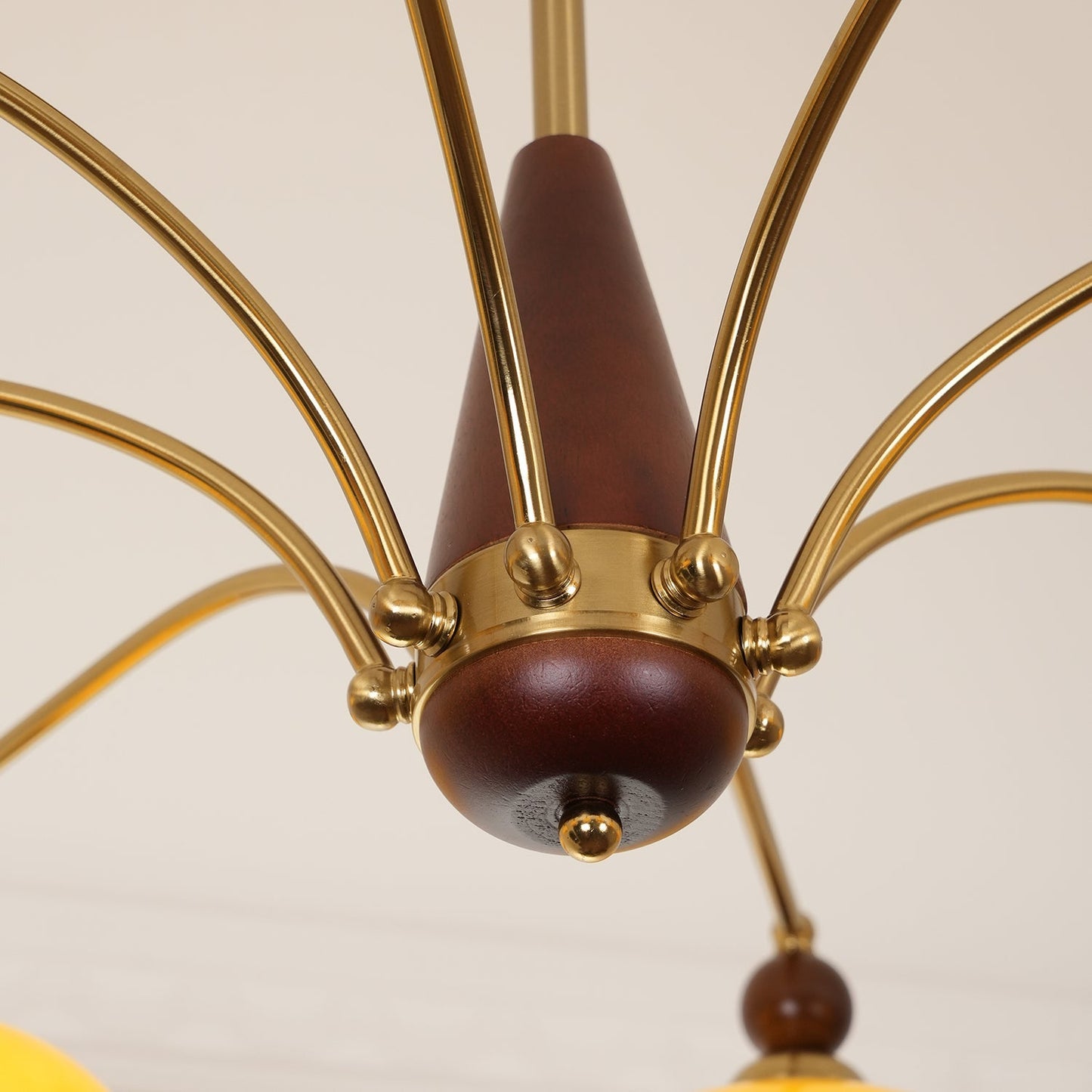 Calliope – Vintage-Kronleuchter mit altem Charme