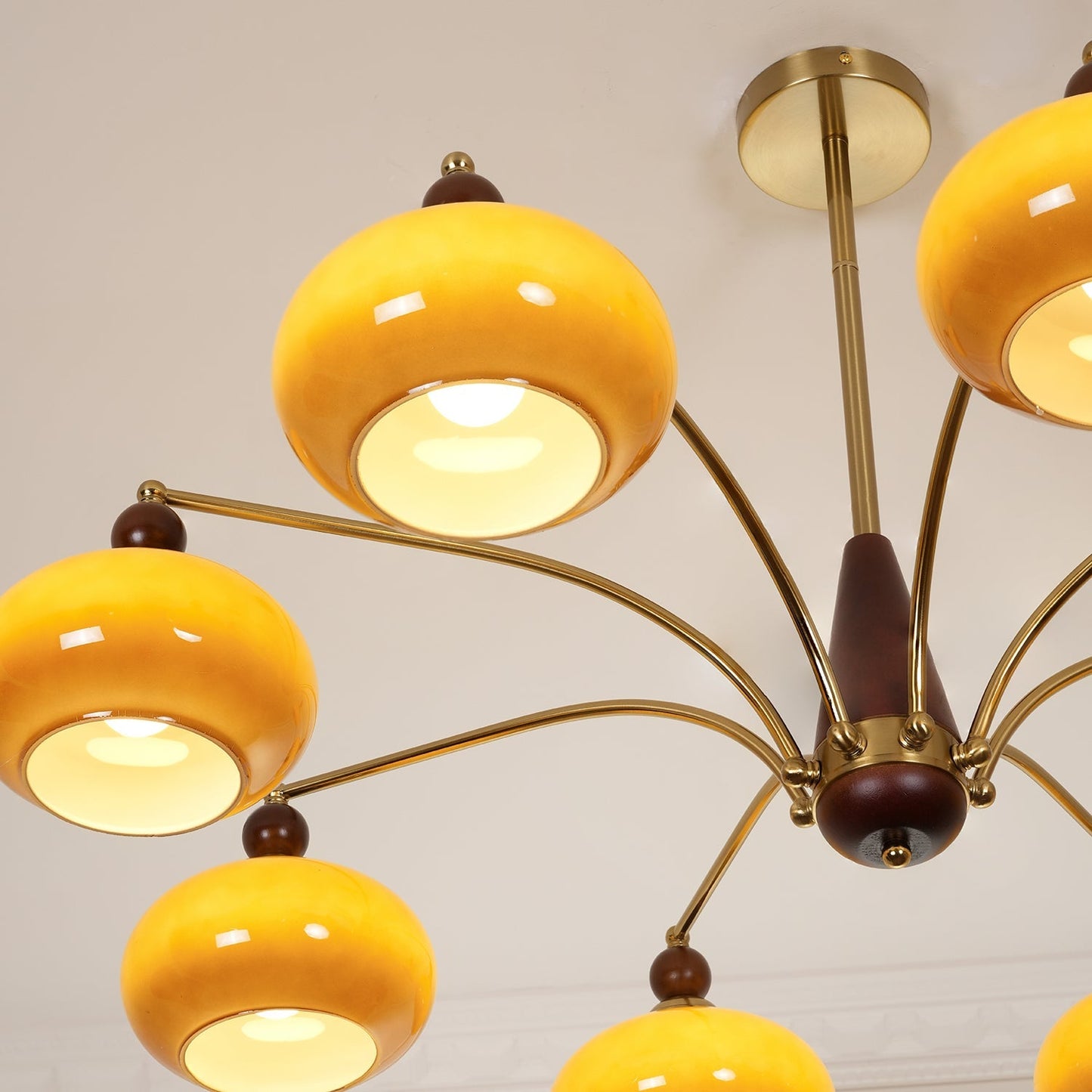 Calliope – Vintage-Kronleuchter mit altem Charme