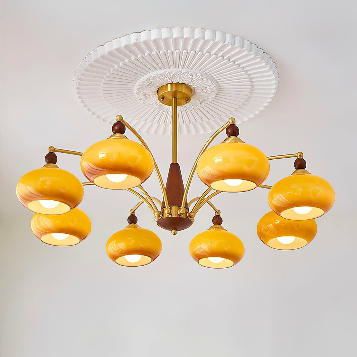 Calliope – Vintage-Kronleuchter mit altem Charme
