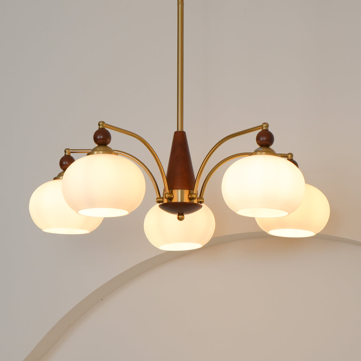 Calliope – Vintage-Kronleuchter mit altem Charme