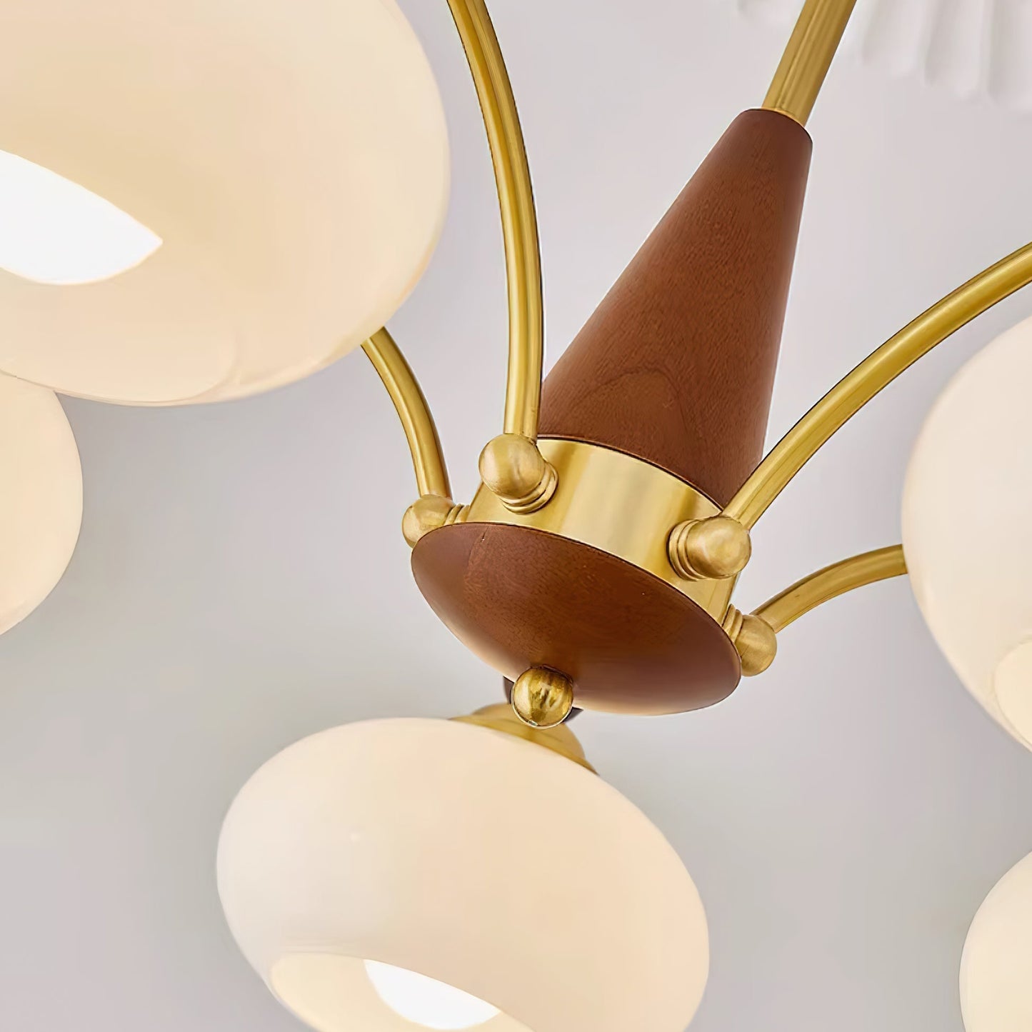 Calliope – Vintage-Kronleuchter mit altem Charme
