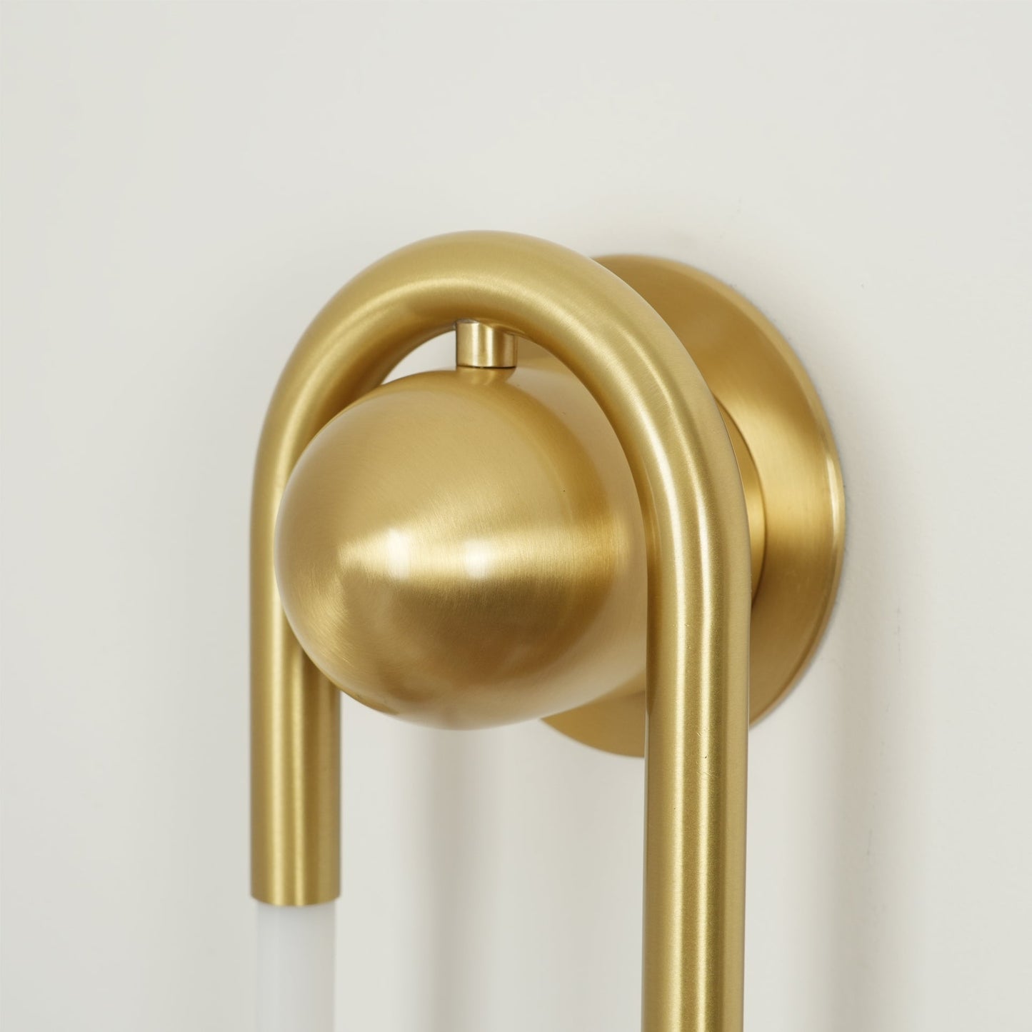 Runa – Elegante Kupfer-Wandleuchte