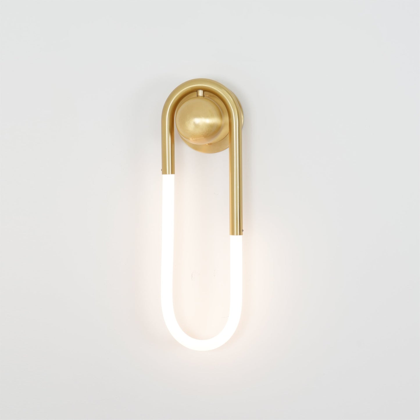 Runa – Elegante Kupfer-Wandleuchte