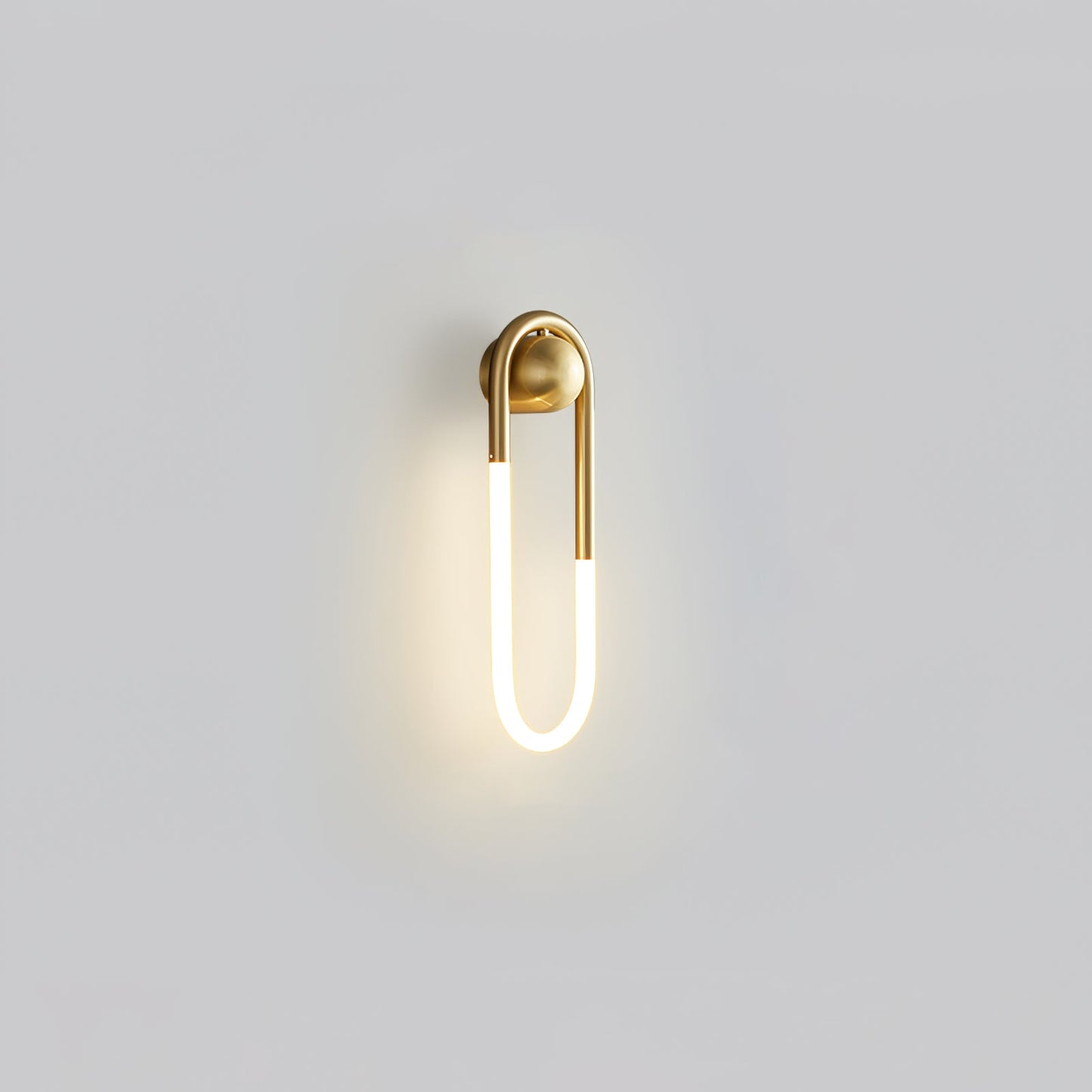 Runa – Elegante Kupfer-Wandleuchte