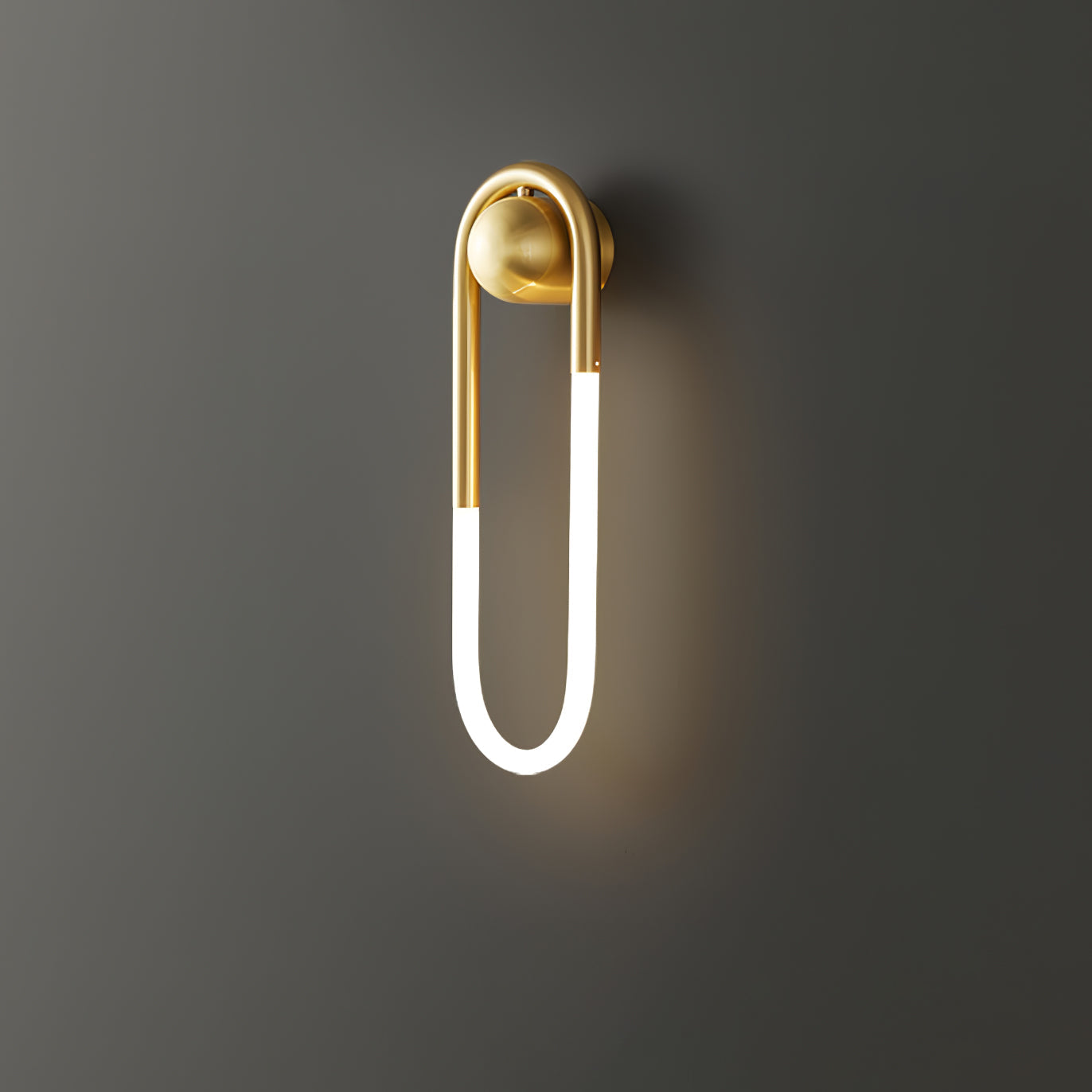 Runa – Elegante Kupfer-Wandleuchte