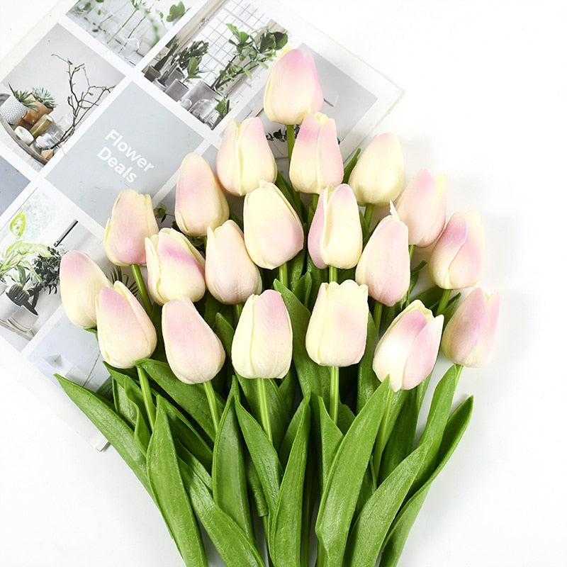 Künstliche Tulpensträuße in realistischer Optik