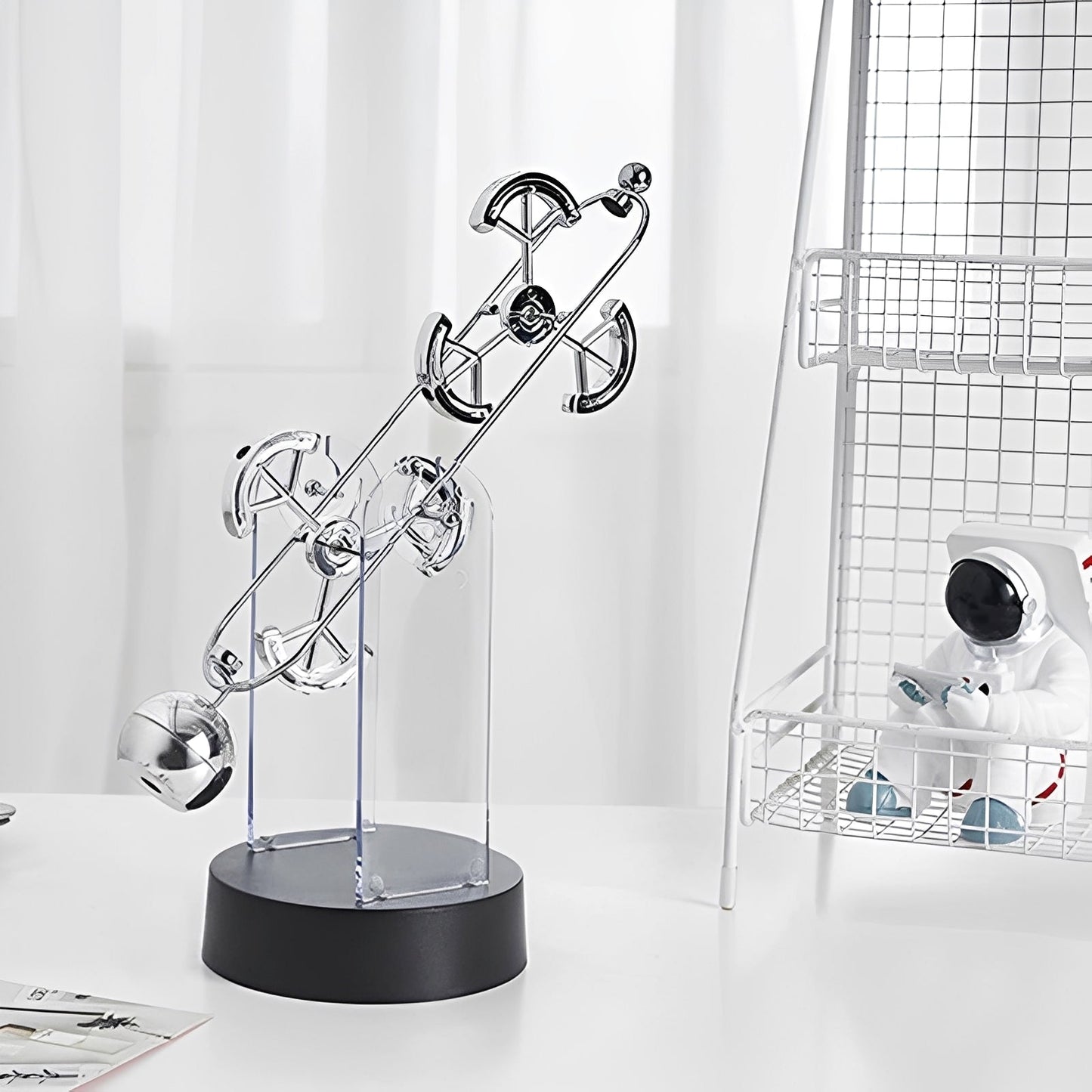 OrbitMotion – Kreatives Newton-Pendel