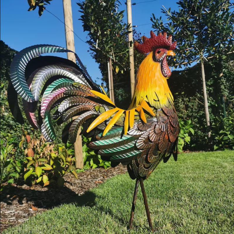 MetallHahn – Solar-Gartenfigur mit Licht für Outdoor-Charme