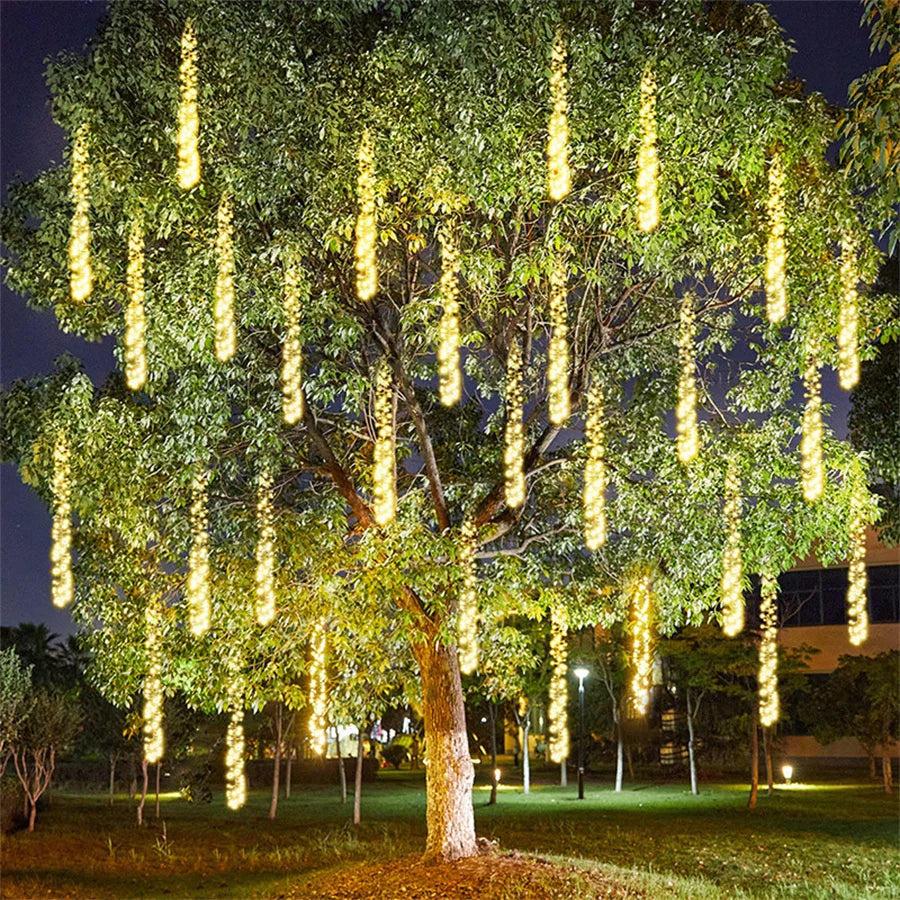 Glenda – LED-Lichterkette in Warmweiß für Außenbereiche wie Garten und Balkon