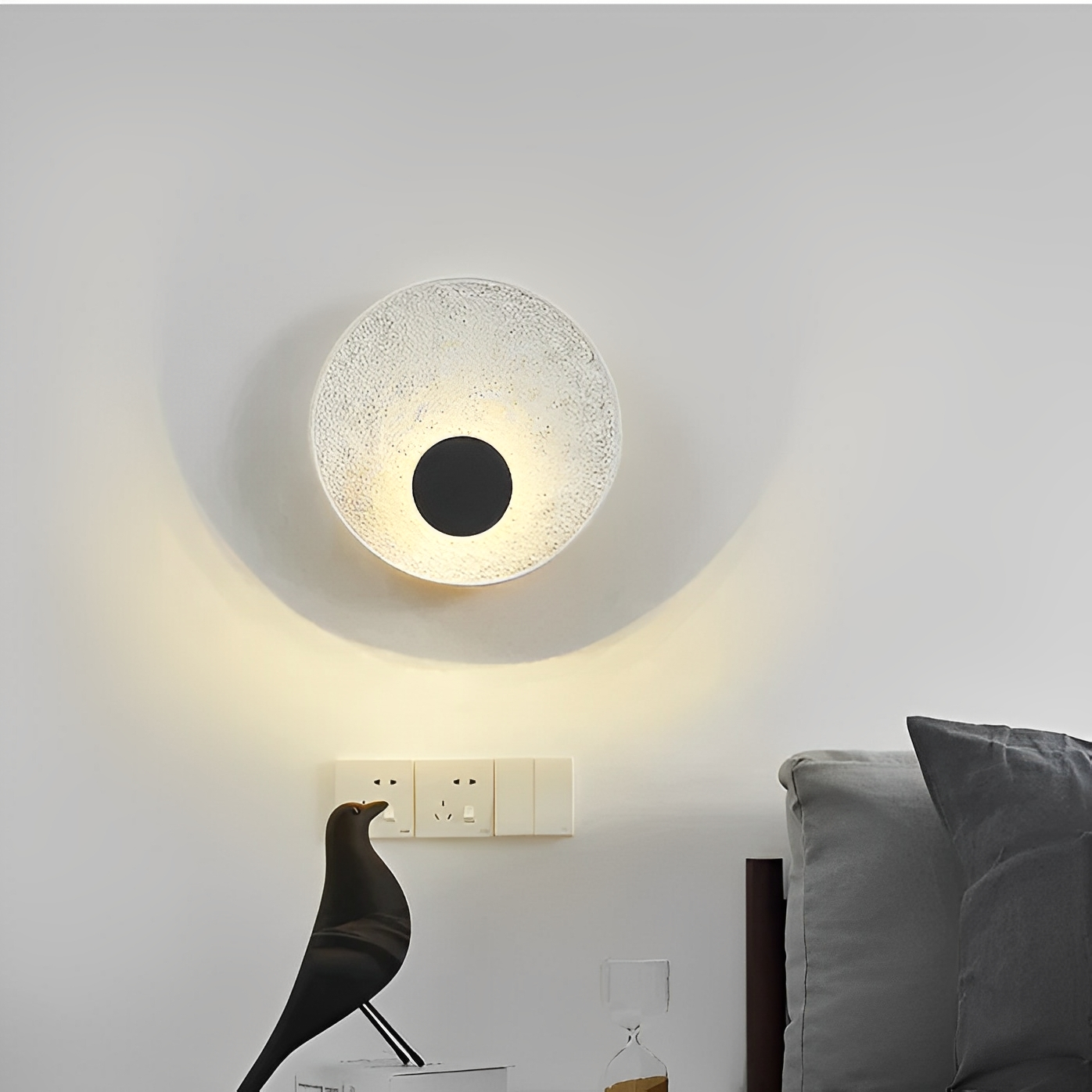 Lunaris – Runde LED-Wandleuchte mit weißem Kugel-Design