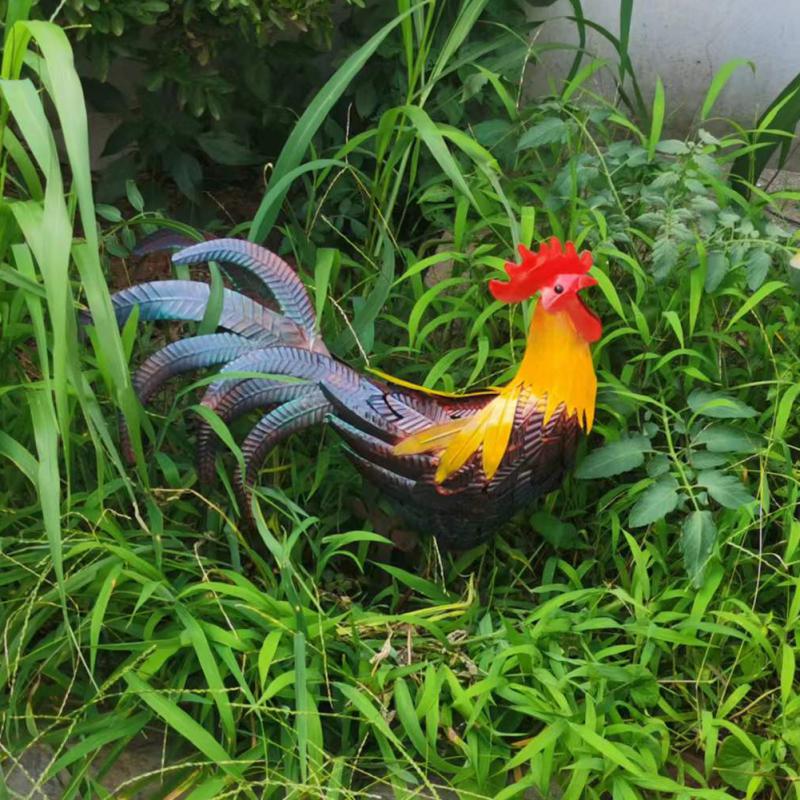 MetallHahn – Solar-Gartenfigur mit Licht für Outdoor-Charme
