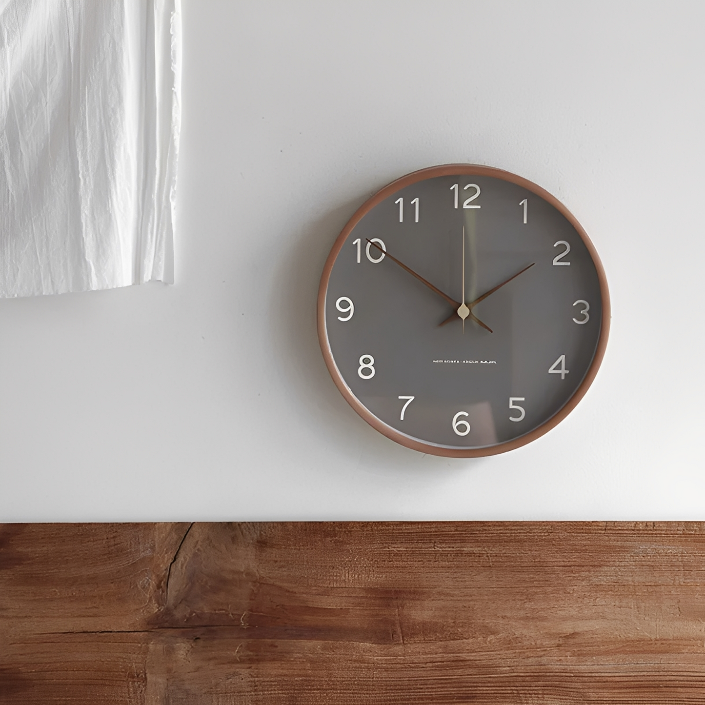Marla – Moderne Holzwanduhr
