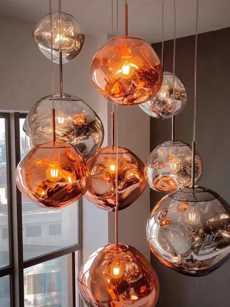 LavaGlow - LED-Pendelleuchte aus mundgeblasenem Lavaglas